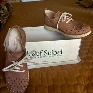 Josef Siebel lace up flats size 39. Worn maybe one time.
